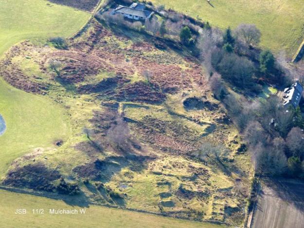 Mulchaich Farm, west settlement and chambered cairn – Aerial photo taken from the north